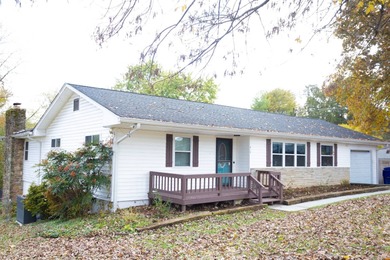 Melton Hill Lake Home For Sale in Clinton Tennessee