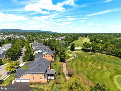Set within the prestigious gated golf course community of - photo 11