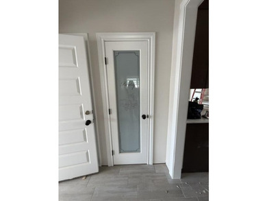 Another stunning creation by Deluxe Custom Homes! This 4-bedroom - photo 14
