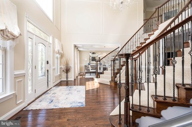 Set within the prestigious gated golf course community of - photo 15
