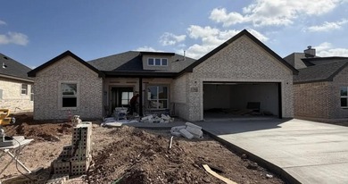 Another stunning creation by Deluxe Custom Homes! This 4-bedroom - photo 17