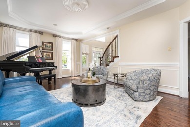 Set within the prestigious gated golf course community of - photo 17