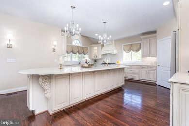 Set within the prestigious gated golf course community of - photo 20