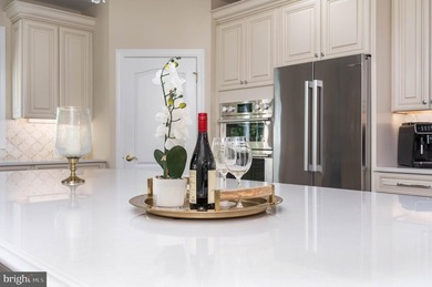 Set within the prestigious gated golf course community of - photo 25