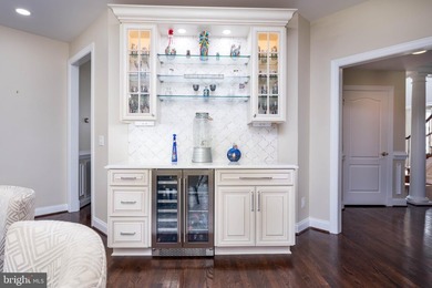 Set within the prestigious gated golf course community of - photo 27