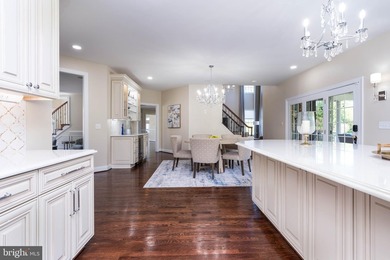 Set within the prestigious gated golf course community of - photo 28