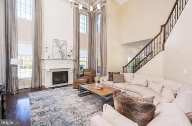 Set within the prestigious gated golf course community of - photo 33