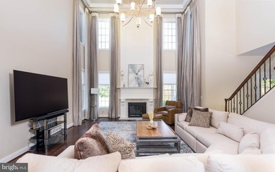 Set within the prestigious gated golf course community of - photo 34