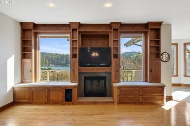 Gorgeous Devil's Lake views anchor this thoughtfully designed - photo 6