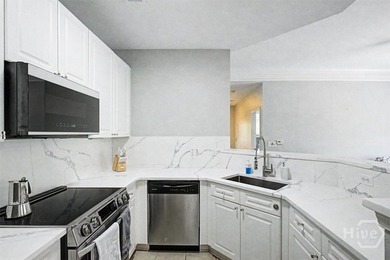 Rare Carriage House unit in the gated, maintenance-free - photo 24