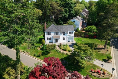 Per Seller's Request - Cash Buyers Only. Welcome to Manhasset! - photo 3