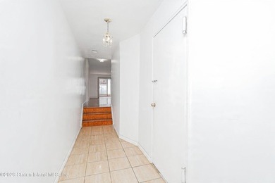 Welcome Home to 137 Laredo Ave. Located in the heart of Arden - photo 3