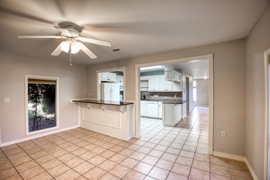 Welcome to 21966 Big Oak Drive in beautiful Flint, Texas, where - photo 9