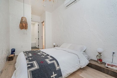 Introducing a Stunning Modern Duplex Condo in the Heart of Crown - photo 10