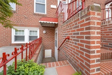 Beautiful one family 3 bedrooms home in the heart of Marine - photo 4