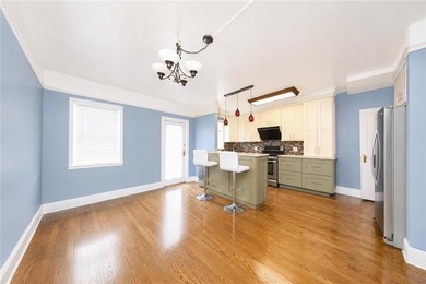 Beautiful one family 3 bedrooms home in the heart of Marine - photo 6