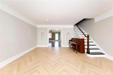 Beautiful one family 3 bedrooms home in the heart of Marine - photo 9