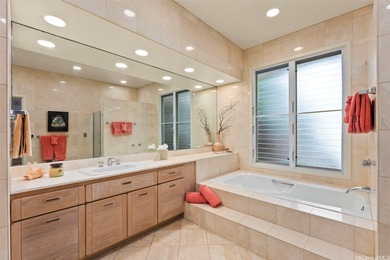 Welcome to this exceptional Kailua beachfront estate. This gated - photo 15