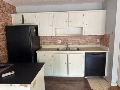 Investor Special or Perfect First-Time Home! Don't miss this - photo 18