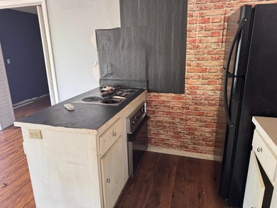 Investor Special or Perfect First-Time Home! Don't miss this - photo 20