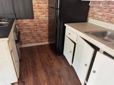 Investor Special or Perfect First-Time Home! Don't miss this - photo 21