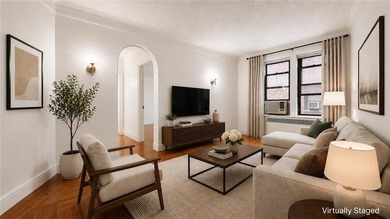 Spacious One-Bedroom Co-op in Prime Murray Hill Flushing 646 SF - photo 2