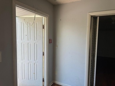 Investor Special or Perfect First-Time Home! Don't miss this - photo 25