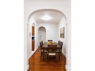 Spacious One-Bedroom Co-op in Prime Murray Hill Flushing 646 SF - photo 6