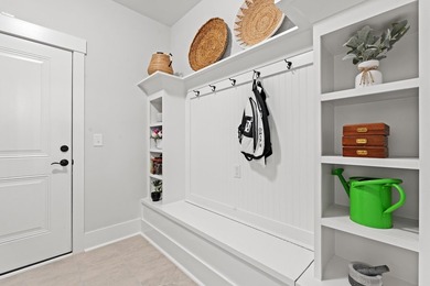 This stunning Dunwoody home is loaded with designer upgrades and - photo 27