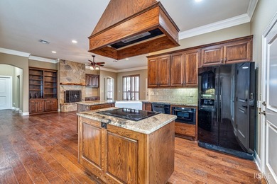 Welcome to 5533 Club Park Way in San Angelo's desirable Bentwood - photo 10