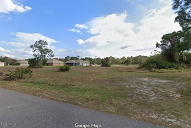 Discover your slice of paradise in Northeast Cape Coral! This - photo 3