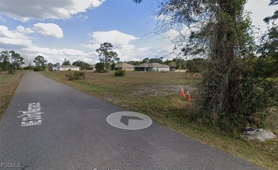 Discover your slice of paradise in Northeast Cape Coral! This - photo 4