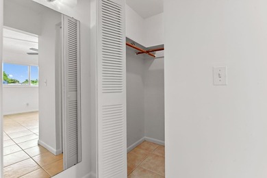 Welcome to this charming 1-bedroom, 1.5-bathroom corner-unit - photo 12