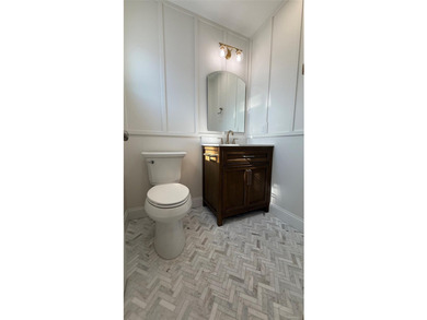 This thoughtfully updated Colonial in the heart of West Babylon - photo 17