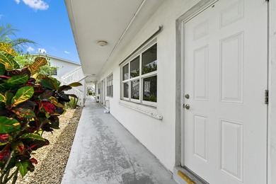 Welcome to this charming 1-bedroom, 1.5-bathroom corner-unit - photo 18
