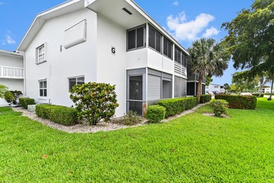 Welcome to this charming 1-bedroom, 1.5-bathroom corner-unit - photo 19