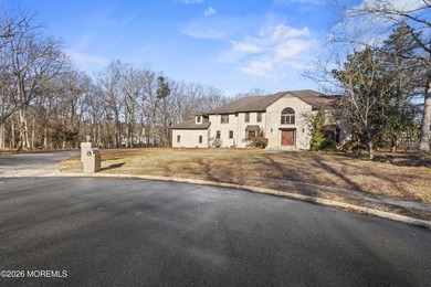 Custom Built 6 Bedroom 5.5 Bath Estate Home on private - photo 1