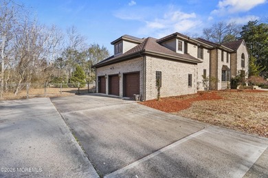 Custom Built 6 Bedroom 5.5 Bath Estate Home on private - photo 5