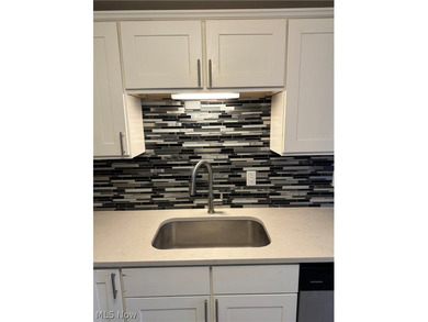 Spacious three-level, one-bedroom condo located in the desirable - photo 6
