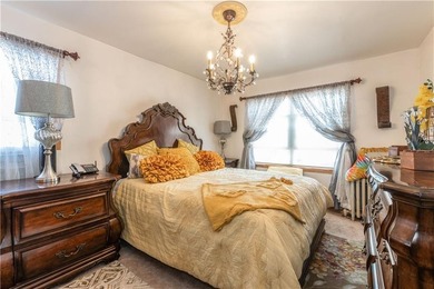 Welcome to this charming 3-bedroom, 1.5 bathroom home located in - photo 8