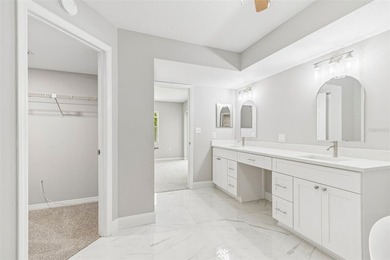 Welcome to the one-of-a-kind Dolly Bay condo. This unique - photo 15