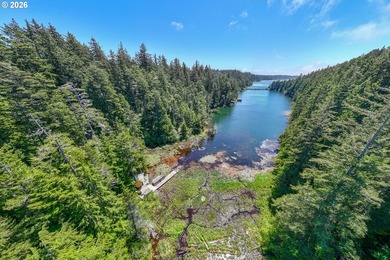 Tucked away in the trees on beautiful Woahink Lake, this rare 1 - photo 25