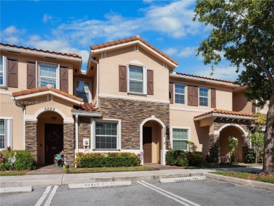 Lake Townhome/Townhouse For Sale in West Palm Beach, Florida