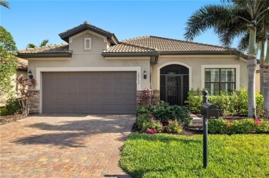 Lake Home For Sale in Fort Myers, Florida