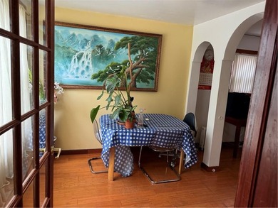 An exquisite detached single-family duplex residence situated in - photo 3