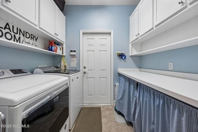 NESTLED ON A DESIRABLE CORNER LOT IN WINDING RIVER COMMUNITY - photo 46