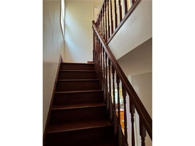 An exquisite detached single-family duplex residence situated in - photo 8