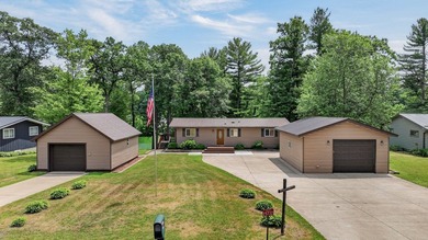 Tainter Lake Home For Sale in Menomonie Wisconsin