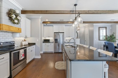 This stunning 2015 built, FURNISHED Bayfront home, with 2164 Sq - photo 12