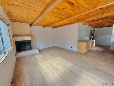 Opportunity awaits at 551 Highland Lane in the charming mountain - photo 3
